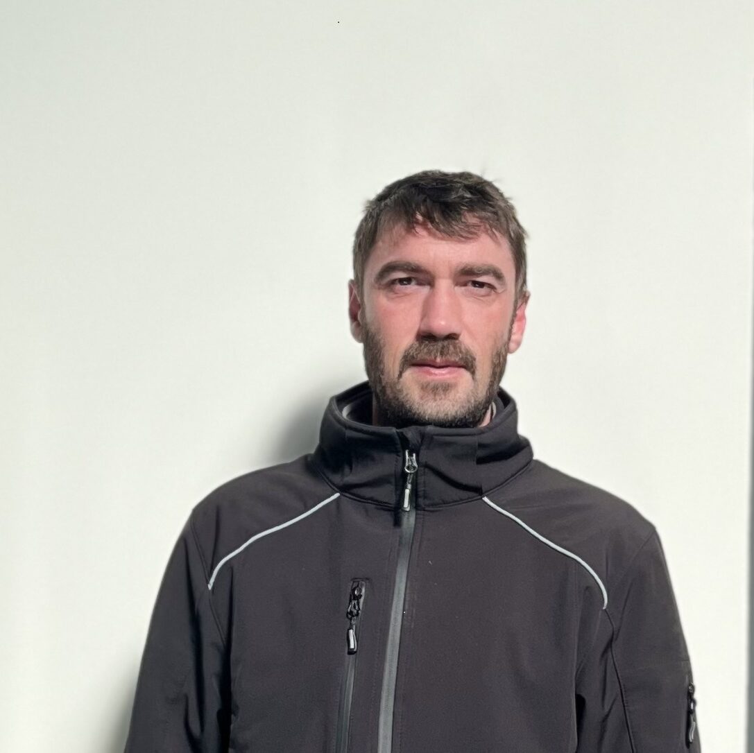 Javier Márquez Asesor de servicio 