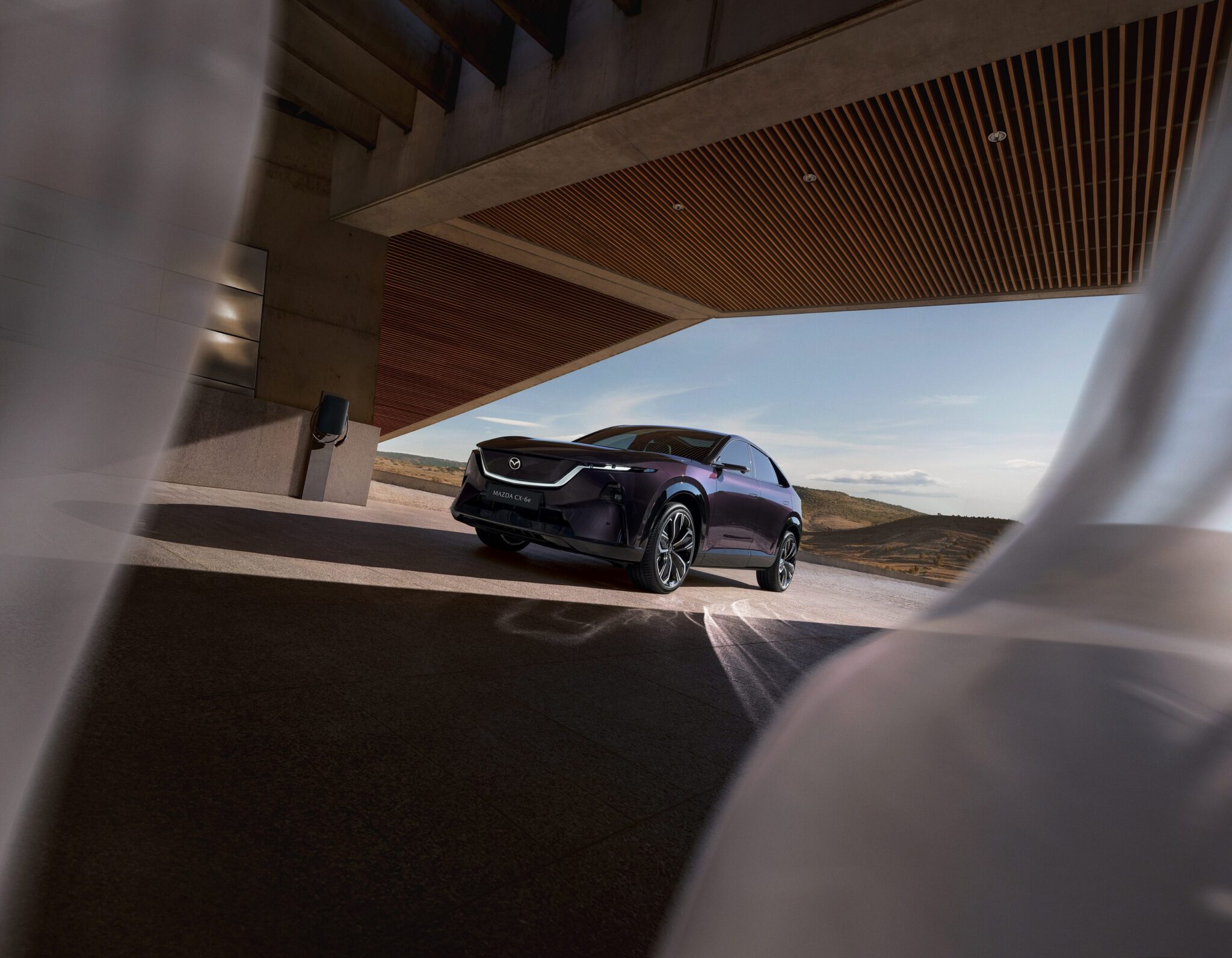 MAZDA CX-6e TAKUMI Abril 2026 Conducción eléctrica, arte en movimiento