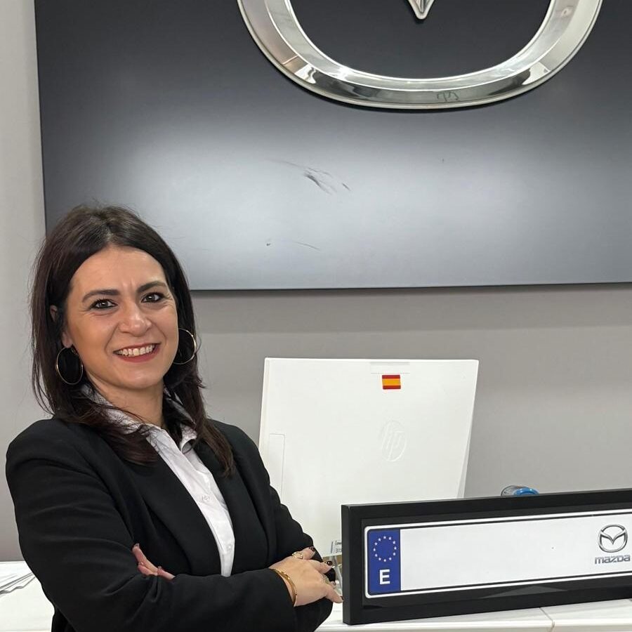 Lorena Mena Asesora de ventas