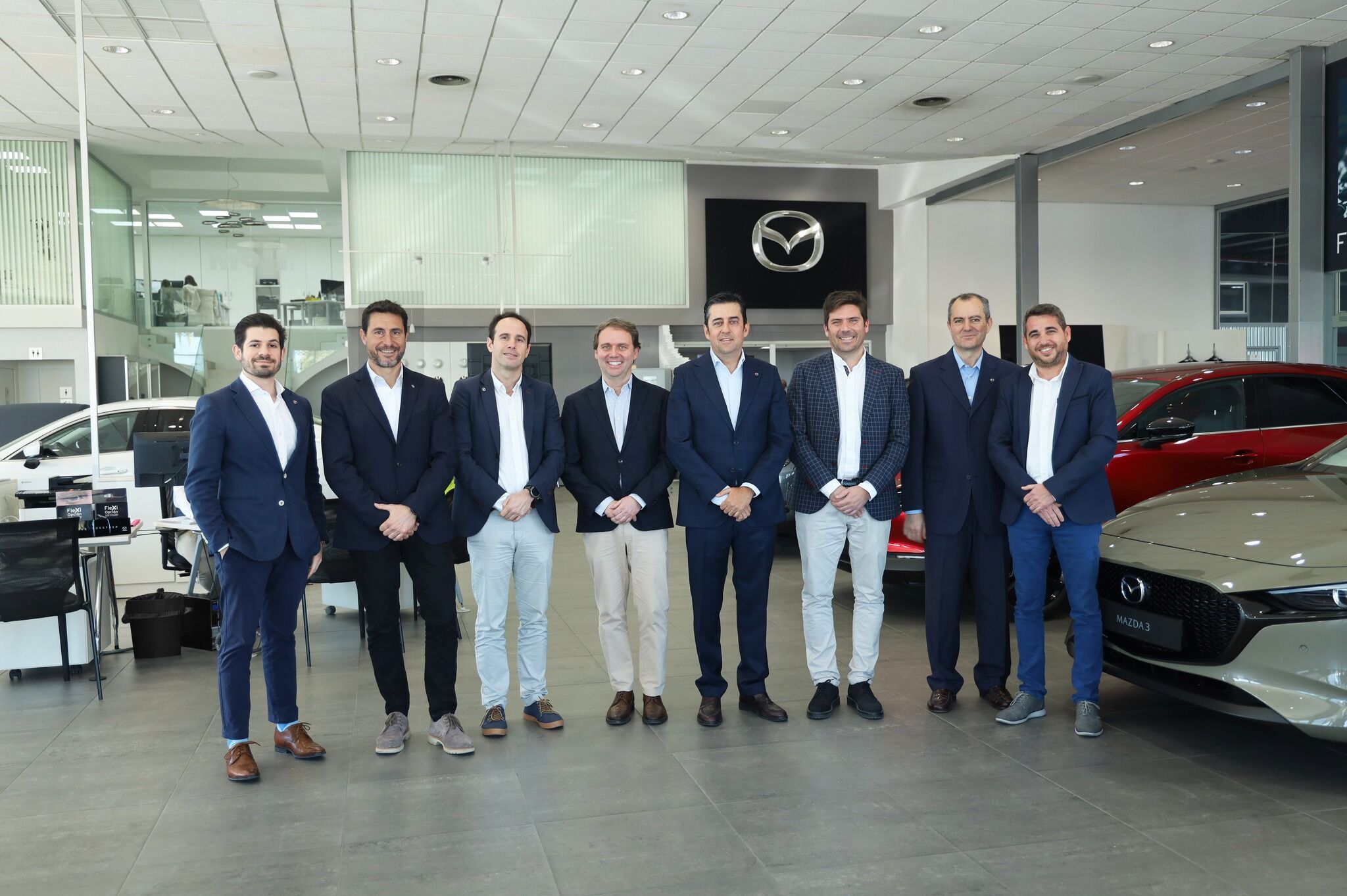 El nuevo presidente de Mazda Automóviles España, Ignacio Beamud  visita Moll Motor